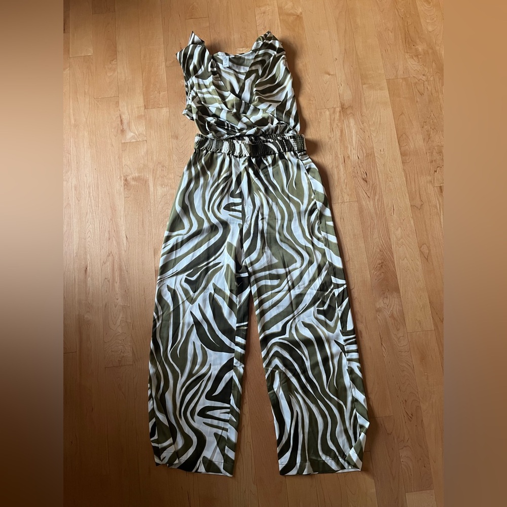 Joie satin two piece set